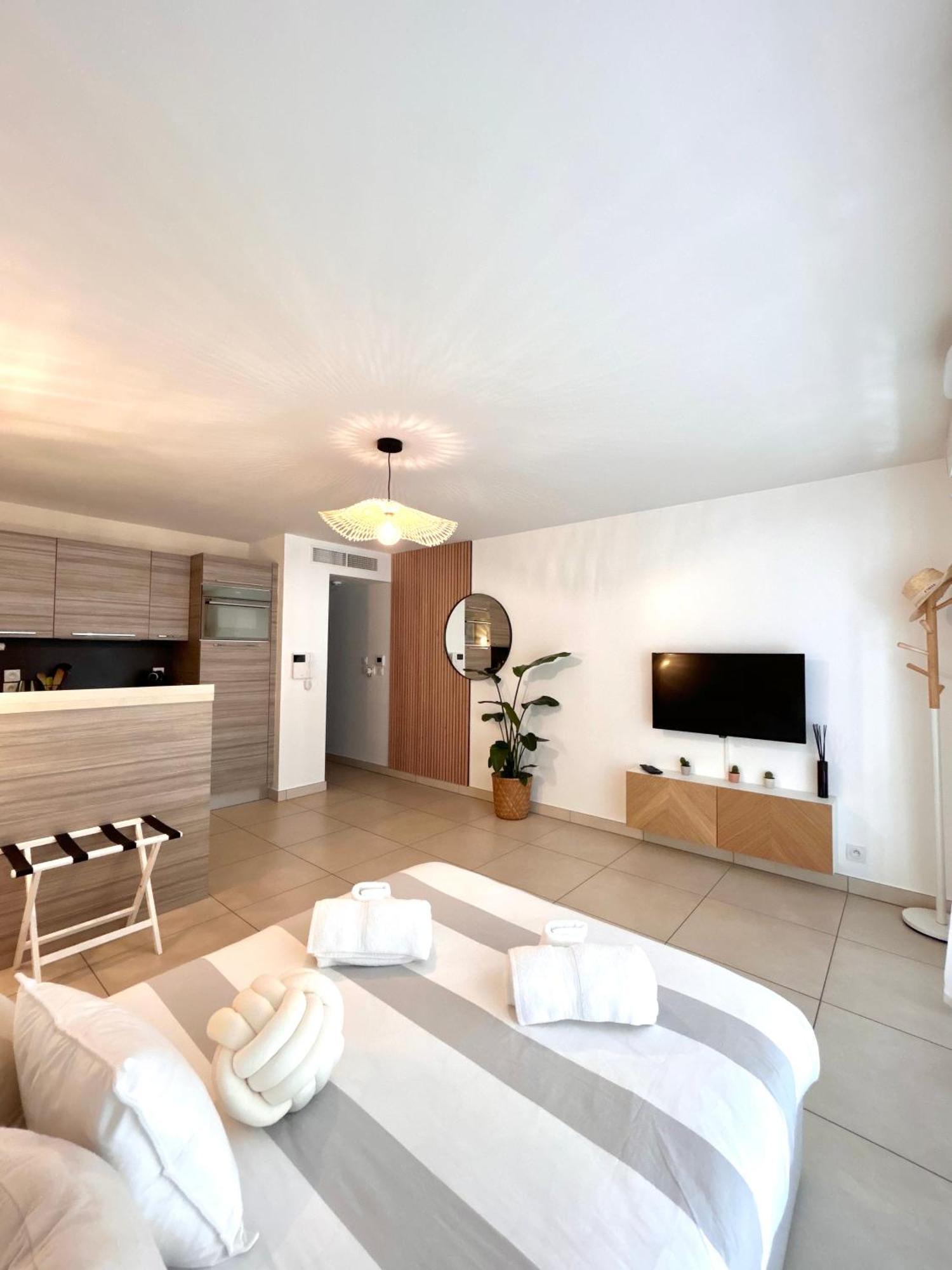 Studio Neuf - Portes De Monaco - Confort - Wifi - Clim Εξωτερικό φωτογραφία